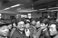 更有人认为他有背景2025/8/17今日国际金价